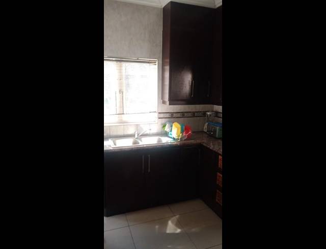 3 BEDROOM HOUSE FOR SALE IN MONTCLAIR